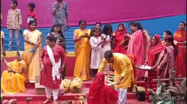 कहरा: चैती छठ के तीसरे दिन डूबते सूर्य को दिया गया अर्घ्य, कल व्रती उगते हुए सूर्य को देंगी अर्घ्य