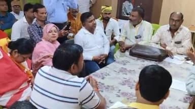 मलिहाबाद: शिक्षामित्र संघ के तमाम पदाधिकारी ने केंद्रीय राज्य मंत्री कौशल किशोर के दुबग्गा आवास पर पहुंचकर बताइ अपनी समस्याएं