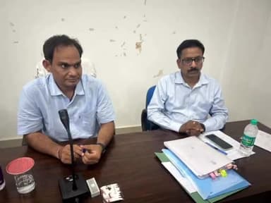 पूर्णिया पूर्व: विकास भवन सभागार में लोकसभा चुनाव के अभ्यर्थियों की लेखा-जोखा की जांच में 7 प्रत्याशी की जगह दो प्रत्याशी ने कराया जांच