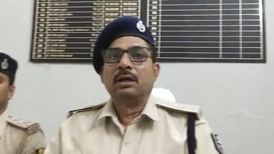 ताजपुर: ₹25000 के इनामी अपराधी को ताजपुर से किया गया गिरफ्तार, सदर डीएसपी संजय कुमार पांडे ने दी जानकारी