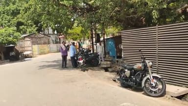 आज़मगढ़: कुंवर सिंह उद्यान के बाहर खड़ी बाइक को चोरों ने किया पार, पीड़ित ने कोतवाली में दी तहरीर