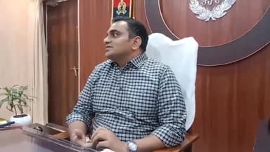 आज़मगढ़: लोकसभा चुनाव को लेकर पुलिस की हेल्पलाइन से प्रतिदिन तीन सौ लोगों से किया जा रहा संपर्क, एसपी ने दी जानकारी