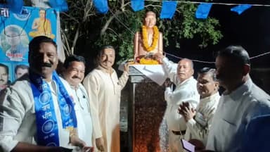 बीना: नगर में धूमधाम से मनाई गई बाबा साहेब भीमराव अंबेडकर की 133वीं जयंती, रेलवे इंस्टिट्यूट में रात में की गई प्रतिमा स्थापित