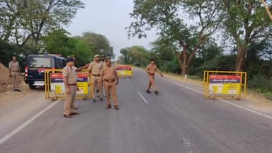 हमीरपुर: अपर पुलिस अधीक्षक ने राठ क्षेत्र में लोकसभा चुनाव के दृष्टिगत अन्तर्जपदीय बैरियर निरीक्षण किया