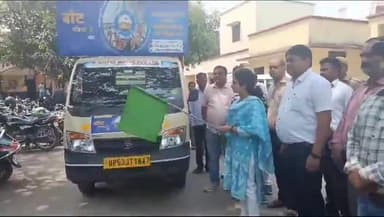 गोरखपुर: सदर तहसील से मतदाता जागरूकता रैली को हरी झंडी दिखाकर एसडीएम सदर ने किया रवाना