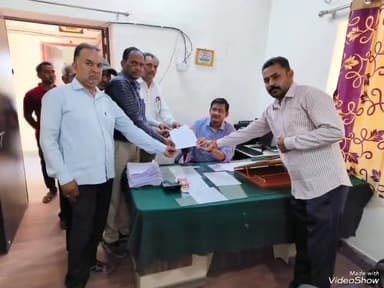 रानीवाड़ा: नगरपालिका द्वारा विद्यालय और आवासीय कॉलोनी के पास कचरा डालने से होने वाली समस्याओं के समाधान को लेकर SDM को सौंपा ज्ञापन