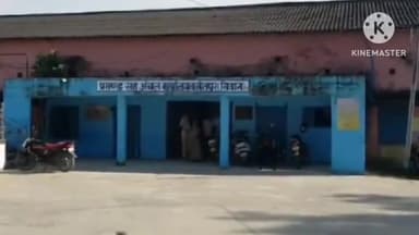 बसंतपुर: बसंतपुर बाजार पर आदर्श आचार संहिता नियम को लेकर प्रचार प्रचार के लिए लगे राजनीतिक बैनर पोस्टर को प्रशासन ने हटाया फाड़कर