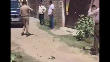 गोरखपुर: धोखाधड़ी कर संपत्ति अर्जित करने वाली गैंगस्टर एक्ट की एक अभियुक्ता की 80 लाख की संपत्ति खोराबार पुलिस ने की जप्त