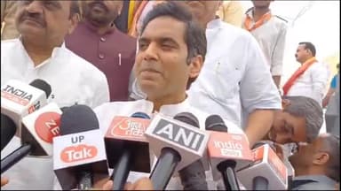 हरदोई: सुरसा के दयानंद इंटर कॉलेज में विधायक पंकज सिंह बोले- मोदी जी और राहुल गांधी में जमीन आसमान का अंतर