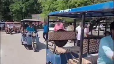 हमीरपुर: हमीरपुर में ई रिक्शा रैली निकालकर मतदाताओं को किया गया जागरूक