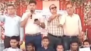 कानपुर: दिव्यांग मतदाताओं का सम्मेलन आयोजित, ब्रेल बैलट के साथ सक्षम ऐप और हेल्पलाइन नंबर की दी गई जानकारी