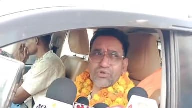 आज़मगढ़: दीवानी कोर्ट परिसर में अपने साथ दुर्व्यवहार मामले में सांसद दिनेश लाल यादव ने विरोध करनेवालों के सपाई होने का लगाया आरोप