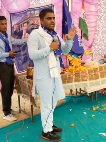 खण्डेला के फतेहपुरा(भोमियांन) में आयोजित अंबेडकर जयंती समारोह में किशोर दुल्हेपुरा ने सभा को संबोधित किया।