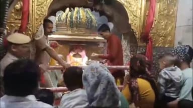 ऊना: महाअष्टमी पर माता श्री चिंतपूर्णी के दरबार में हुई पूजा अर्चना, श्रद्धालुओं ने मंदिर में किया कन्या पूजन