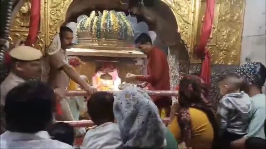 ऊना: महाअष्टमी पर माता श्री चिंतपूर्णी के दरबार में हुई पूजा अर्चना, श्रद्धालुओं ने मंदिर में किया कन्या पूजन