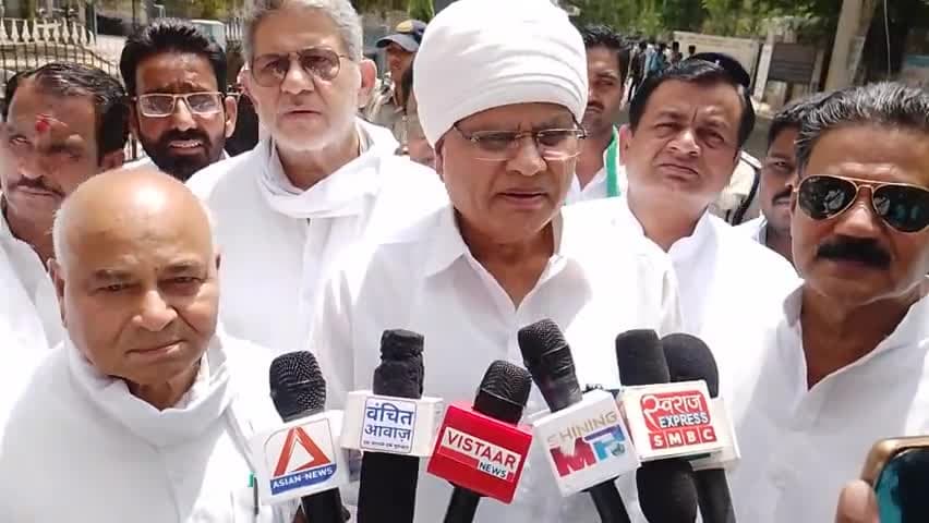भिंड दतिया लोकसभा से कांग्रेस प्रत्याशी फूल सिंह बरैया जी ने नामांकन पत्र किया दाखिल 
#लोकसभा2024 
जय कांग्रेस विजय कांग्रेस