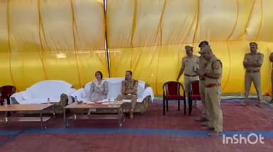 भिनगा: पुलिस लाइन भिनगा से मेरठ प्रथम चरण का लोकसभा चुनाव कराने 16 उपनिरीक्षक, 122 आरक्षी व मुख्य आरक्षी बस से रवाना