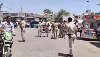 मंदसौर: CM का 20 तारीख को होगा रोड शो जिसको लेकर SP व अन्य अधिकारियों ने गांधी चौराहा एवं अन्य मार्गों का किया निरीक्षण