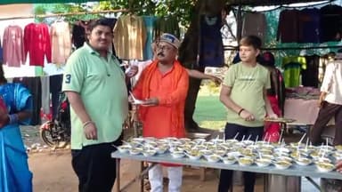 गुण्डरदेही: गुण्डरदेही के बाजार स्थल में स्थित श्री पंचमुखी हनुमान मंदिर में रामनवमी के अवसर पर राम भक्तों ने बांटा महाप्रसाद