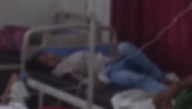 हाथरस: कोतवाली सिकन्दरा राऊ क्षेत्र के कस्बा पुरदिलनगर निवासी एक युवती ने अज्ञात कारणों के चलते विशाख्त पदार्थ का किया सेवन