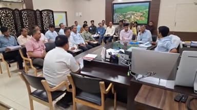 बूंदी: जिला निर्वाचन अधिकारी ने की चुनाव तैयारी की समीक्षा सबसे पहले मतदान करने वाले 50 मतदाताओं को मिलेंगे प्रमाण पत्र