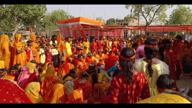 हसनपुरा: बसंतनगर में श्री शतचंडी महायज्ञ सह श्री दुर्गा अचल प्रांण प्रतिष्ठा को ले निकली कलशयात्रा