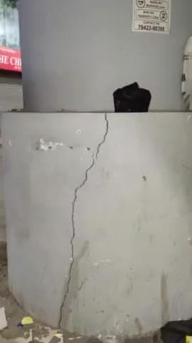 बरेली: महादेव सेतु के पिलर के फाउंडेशन में दरार के फोटो वायरल, दुकानदारों ने डीएम, मेयर और नगर आयुक्त से की शिकायत