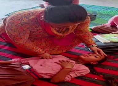 सुल्तानपुर: कुड़वार क्षेत्र के प्राथमिक विद्यालय में भीषण गर्मी से बेहोश हुई छात्रा