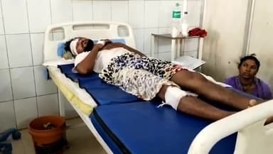 आज़मगढ़: कोल्हूखोर में दो बाइक की टक्कर में एक बाइक पर सवार दो युवक घायल, जिला अस्पताल में भर्ती