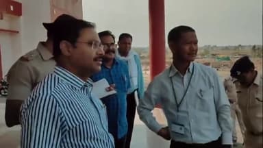 विदिशा नगर: संसदीय निर्वाचन क्षेत्र क्रमांक सागर के लिए नियुक्त पुलिस प्रेक्षक एमजे डिंगलोई ने जफरखेडी स्ट्रांग रूम का जायजा लिया