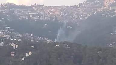 शिमला ग्रामीण: आंजी गांव के समीप पहाड़ी पर लगी आग,नहीं हुआ कोई जानी नुकसान, लाखों की वन संपदा हुई नष्ट