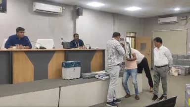 केशकाल विधानसभा हेतु ईवीएम की कमिशनिग का कार्य रविवार से,अधिकारीयों को दिया गया प्रशिक्षण