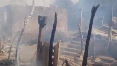 विभूतिपुर: विभूतिपुर के भुसवर वार्ड 3 कालोनी दास टोल में लगी आग, 24 घर जलकर राख