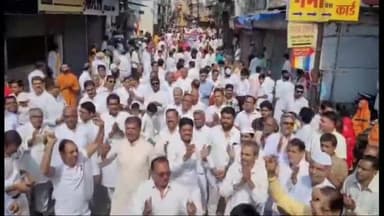 विदिशा नगर: महावीर जयंती के मौके पर किले अंदर छोटा जैन मंदिर से निकाला भव्य चल समारोह, महावीर को विराजमान कर निकाला चल समारोह