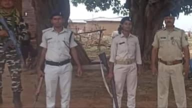 डेहरी: लोकसभा चुनाव के मद्देनजर चकडीह व कछुआर में पुलिस और एस एस बी के जवानों ने चलाया सर्च ऑपरेशन, एसपी ने दी जानकारी