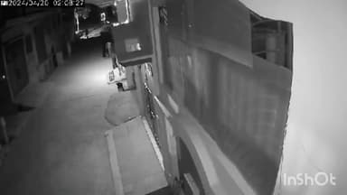 उरई: उरई के मैकेनिक नगर के एक घर में चोरी करने वाले 3 चोर सीसीटीवी कैमरे में हुए कैद, जांच में जुटी पुलिस