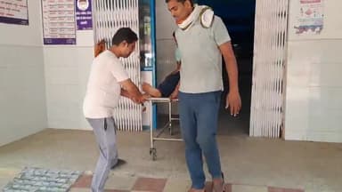 जमुई: राजद कार्यालय के पास दो बाइक की आमने-सामने टक्कर में एक घायल पटना रेफर