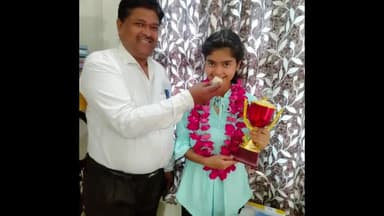 भोगांव: चौधरी पोखन सिंह बालिका इंटर कॉलेज में 12 वीं की छात्रा दिशा शाक्य ने 91.04 प्रतिशत अंक प्राप्त कर विद्यालय में किया टॉप