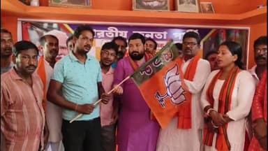 গোঘাট ১: গোঘাটের কোকন্দ এলাকায় তৃণমূল ছেড়ে আরামবাগ সাংগঠনিক বিজেপির জেলা সভাপতি হাত ধরে বিজেপিতে যোগদান।