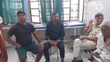 समस्तीपुर: उत्पाद विभाग की टीम ने विभिन्न जगहों से शराब के साथ दो व्यक्ति को गिरफ्तार कर मेडिकल के लिए लाया सदर