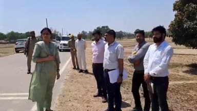 भिनगा: जिलाधिकारी कृतिका शर्मा ने इंडो-नेपाल योजनान्तर्गत निर्मित ककरदरी तुरसमा भरथा गुज्जरगौरी मार्ग का किया निरीक्षण