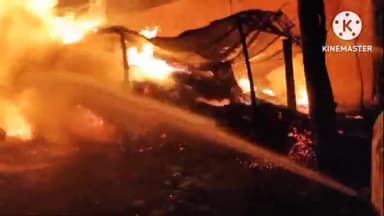 हुज़ूर: भोपाल के छोला स्थित टिंबर मार्केट में लगी आग,15 दमकल और 50 से ज्यादा फायर कर्मियों ने ढाई घंटे में पाया काबू