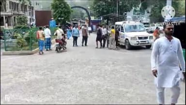 साहिबगंज: मिर्जाचौकी पुलिस ने रेलवे फाटक से देशी कट्टे के साथ दो युवकों को किया गिरफ्तार, सदर अस्पताल में जांच के बाद भेजा जेल