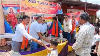 गुना नगर: हनुमान टेकरी मेले में धार्मिक एवं सामाजिक संगठनों ने हलवा, पूडी, छाछ, ठंडाई, पानी पिलाकर श्रद्धालुओं की कि जा रही सेवा