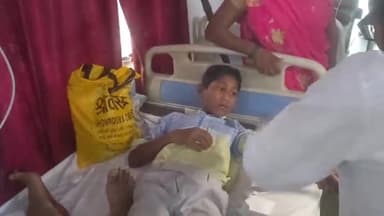 हाथरस: गांव परसारा में 14 वर्षीय लड़के को सांप ने काटा, हालत बिगड़ने पर परिजनों ने कराया जिला अस्पताल में भर्ती, उपचार जारी