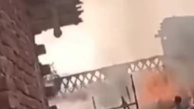 चोरौत: दामोदरपट्टी सिमरी गांव में खाना बनाने के दौरान दो घरों में लगी आग