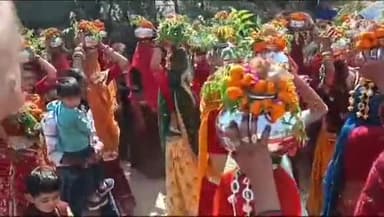 चाकसू: मोजमाबाद क्षेत्र के चांदर मूल गांव में 51 महिलाओं में निकाली कलश यात्रा, 70 साल पुराने मंदिर का जीवन उद्धार कार्य पूरा,