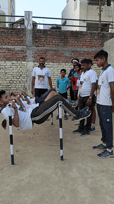 सैनिक संस्कार फाउंडेशन आगरा में दिया जा रहा है युवाओं को निशुल्क प्रशिक्षण 9960269547