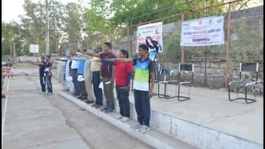 गुना नगर: स्‍वीप गतिविधि अंतर्गत मतदाता जागरूकता के लिए संजय स्टेडियम मैदान पर खेल उत्सव आयोजित किया गया