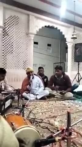 Hanuman jayanti ke avsar per bhakton ne lagaye Shri Ram ke bhajanon ki jadi